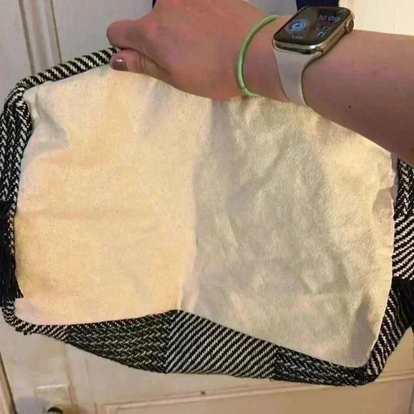 Fringe Tote - Picture 4 of 4